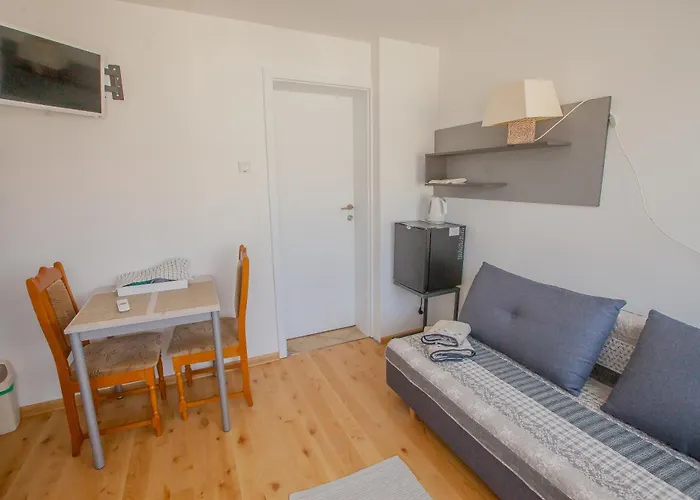 Rum i privatbostad Morski Lazur *