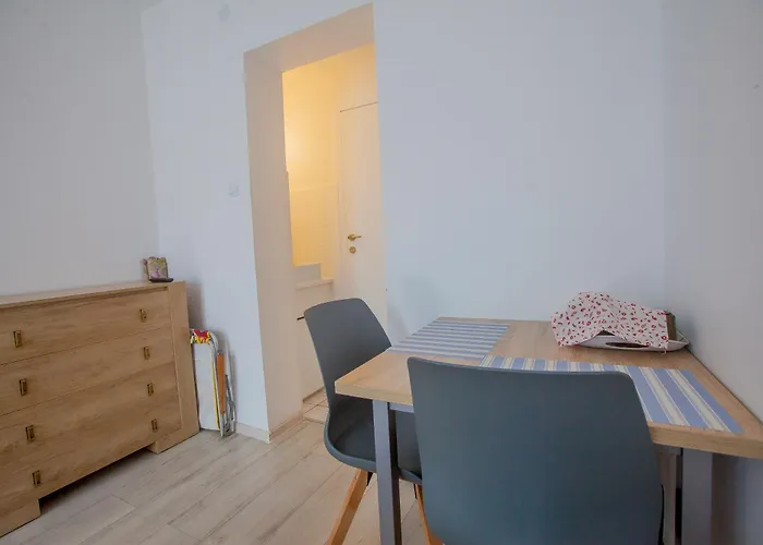 Rum i privatbostad Morski Lazur *